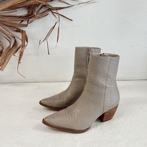 Matisse Ivory Caty Boot